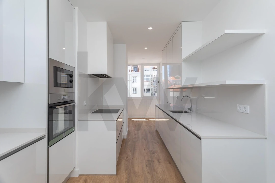 Apartamento T4 para Arrendamento em Avenidas Novas Foto 1