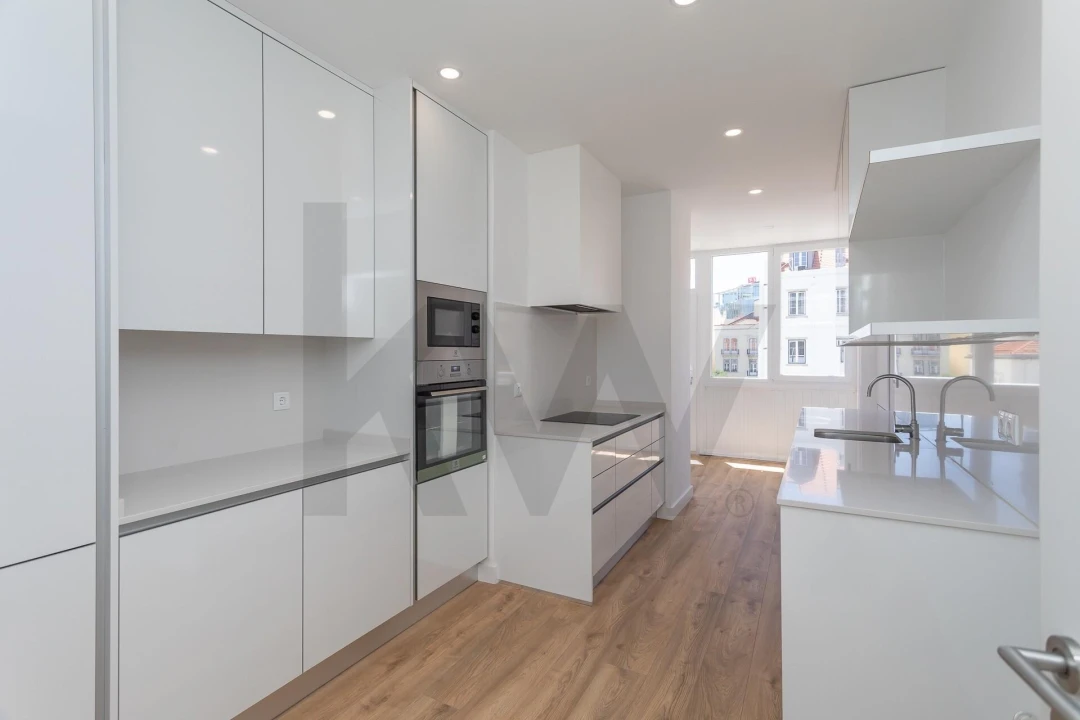 Apartamento T4 para Arrendamento em Avenidas Novas Foto 2