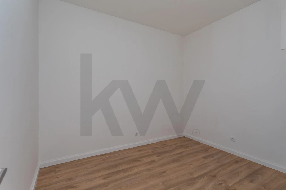 Apartamento T4 para Arrendamento em Avenidas Novas Foto 25