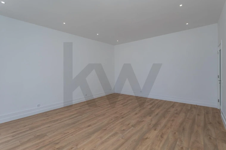 Apartamento T4 para Arrendamento em Avenidas Novas Foto 15