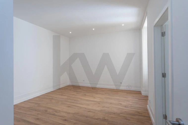 Apartamento T4 para Arrendamento em Avenidas Novas Foto 32