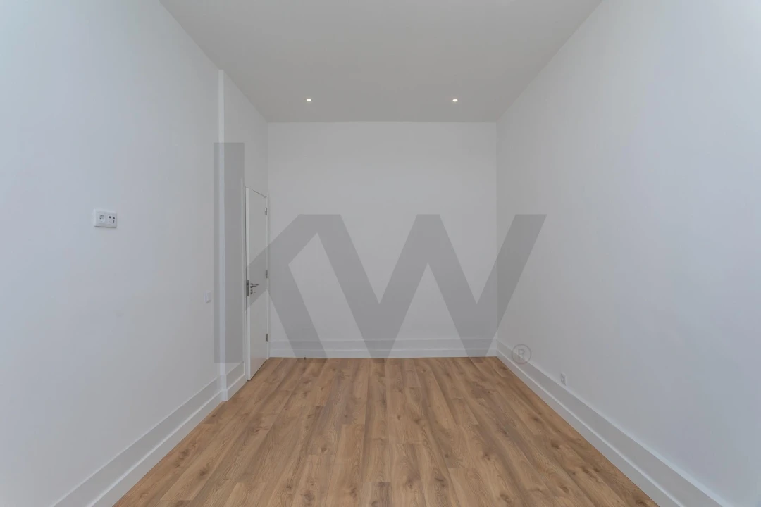 Apartamento T4 para Arrendamento em Avenidas Novas Foto 22