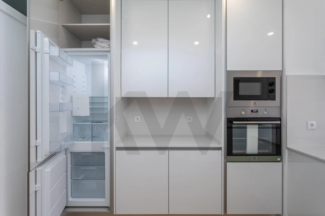 Apartamento T4 para Arrendamento em Avenidas Novas Foto 5