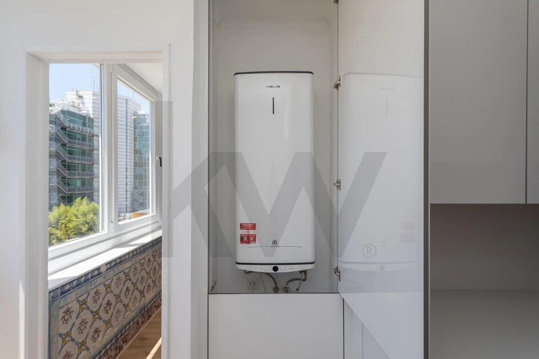 Apartamento T4 para Arrendamento em Avenidas Novas Foto 8