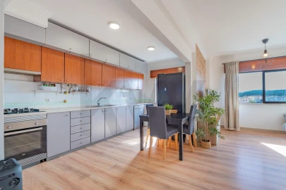 Apartamento T2 para Venda em Queluz e Belas