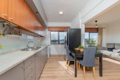 Apartamento T2 para Venda em Queluz e Belas