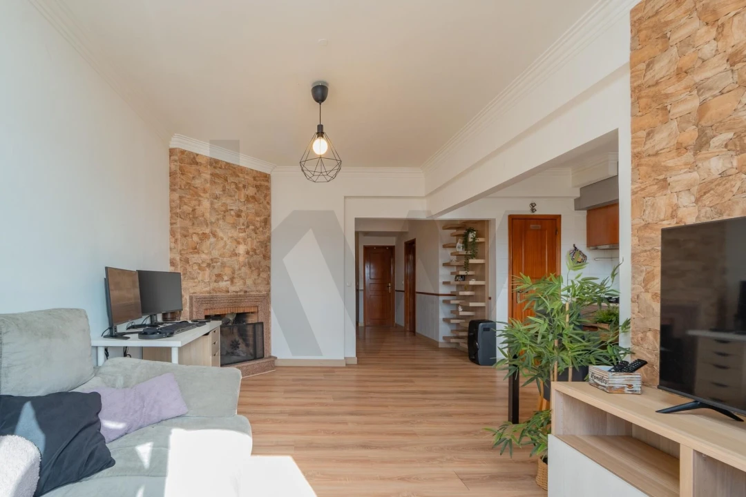 Apartamento T2 para Venda em Queluz e Belas Foto 4