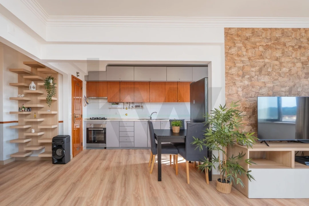 Apartamento T2 para Venda em Queluz e Belas Foto 1