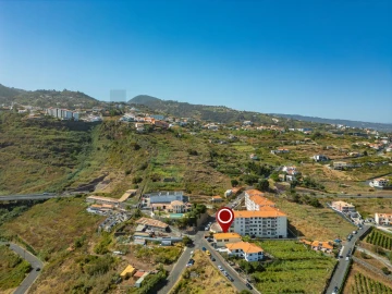 Loja para Arrendamento em Caniço