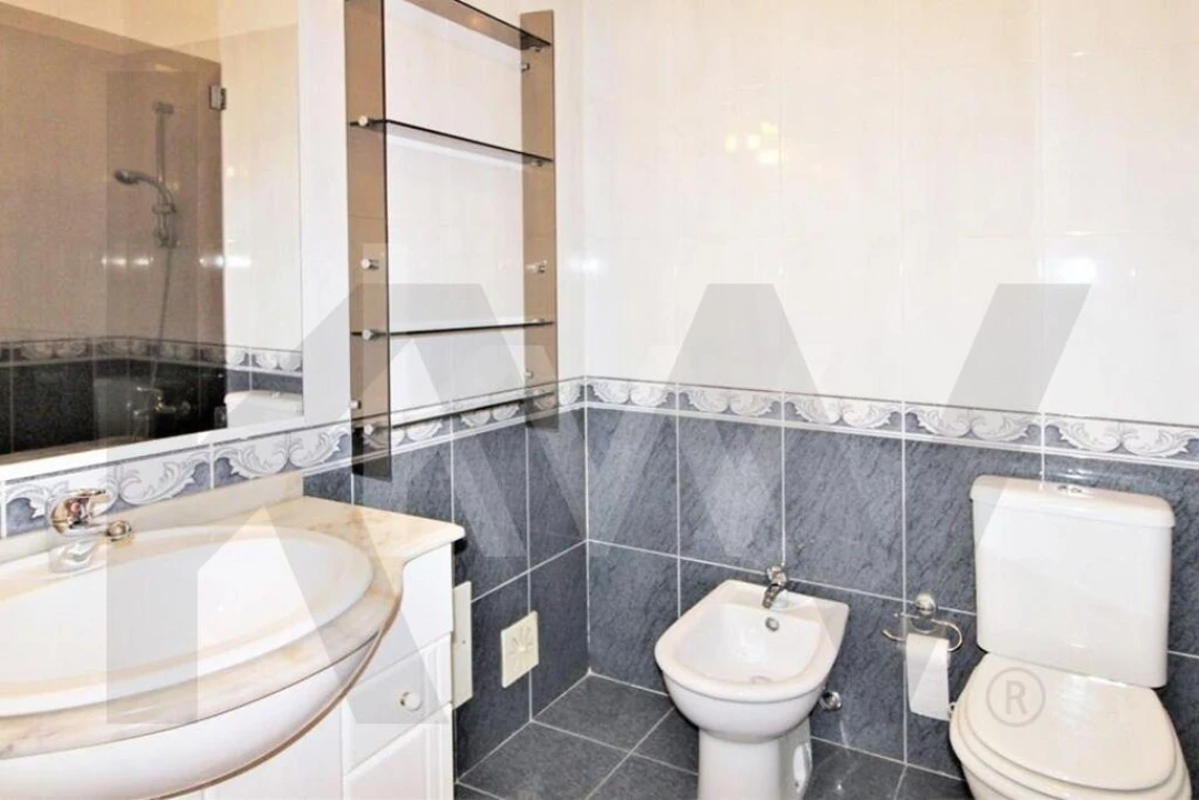 Apartamento T2 para Arrendamento em São Domingos de Rana Foto 19