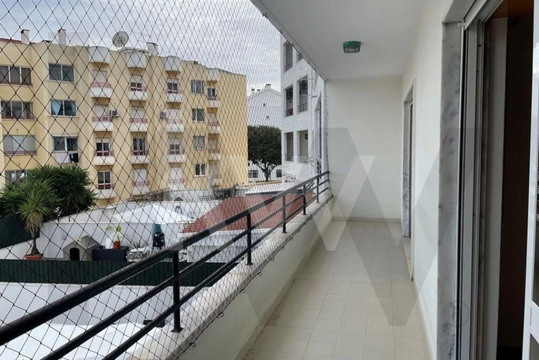 Apartamento T2 para Arrendamento em São Domingos de Rana Foto 1