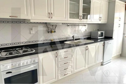 Apartamento T2 para Arrendamento em São Domingos de Rana