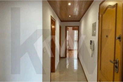Apartamento T2 para Arrendamento em São Domingos de Rana