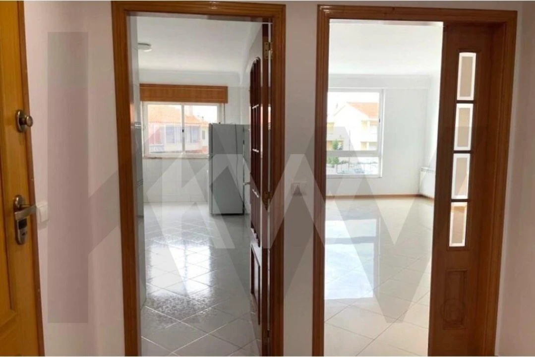 Apartamento T2 para Arrendamento em São Domingos de Rana Foto 9