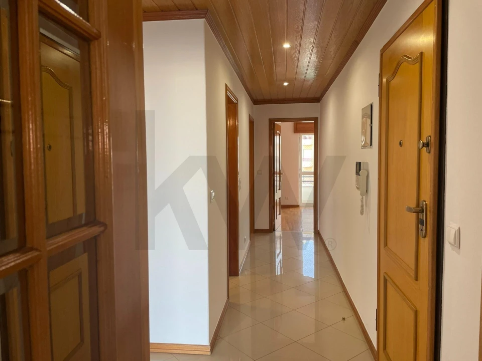 Apartamento T2 para Arrendamento em São Domingos de Rana Foto 21