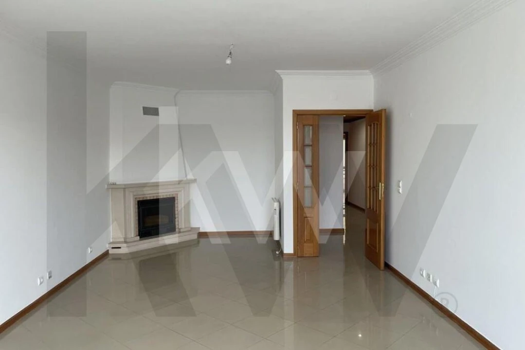 Apartamento T2 para Arrendamento em São Domingos de Rana Foto 14