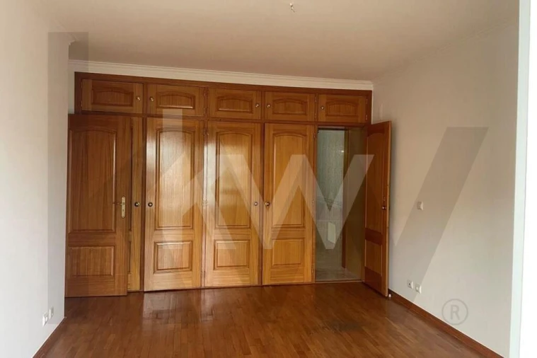 Apartamento T2 para Arrendamento em São Domingos de Rana Foto 27