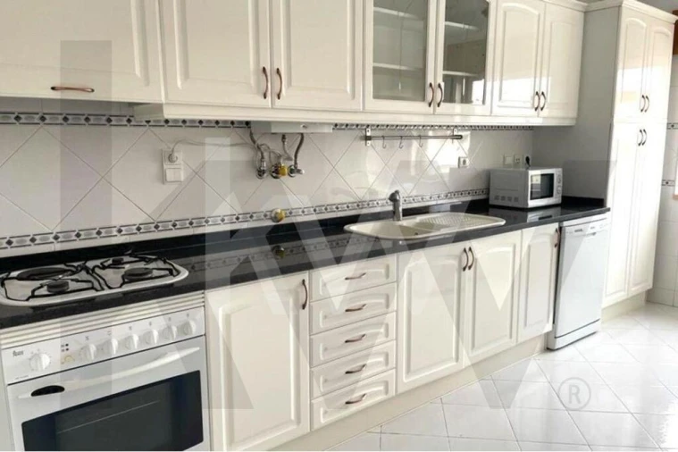 Apartamento T2 para Arrendamento em São Domingos de Rana Foto 7