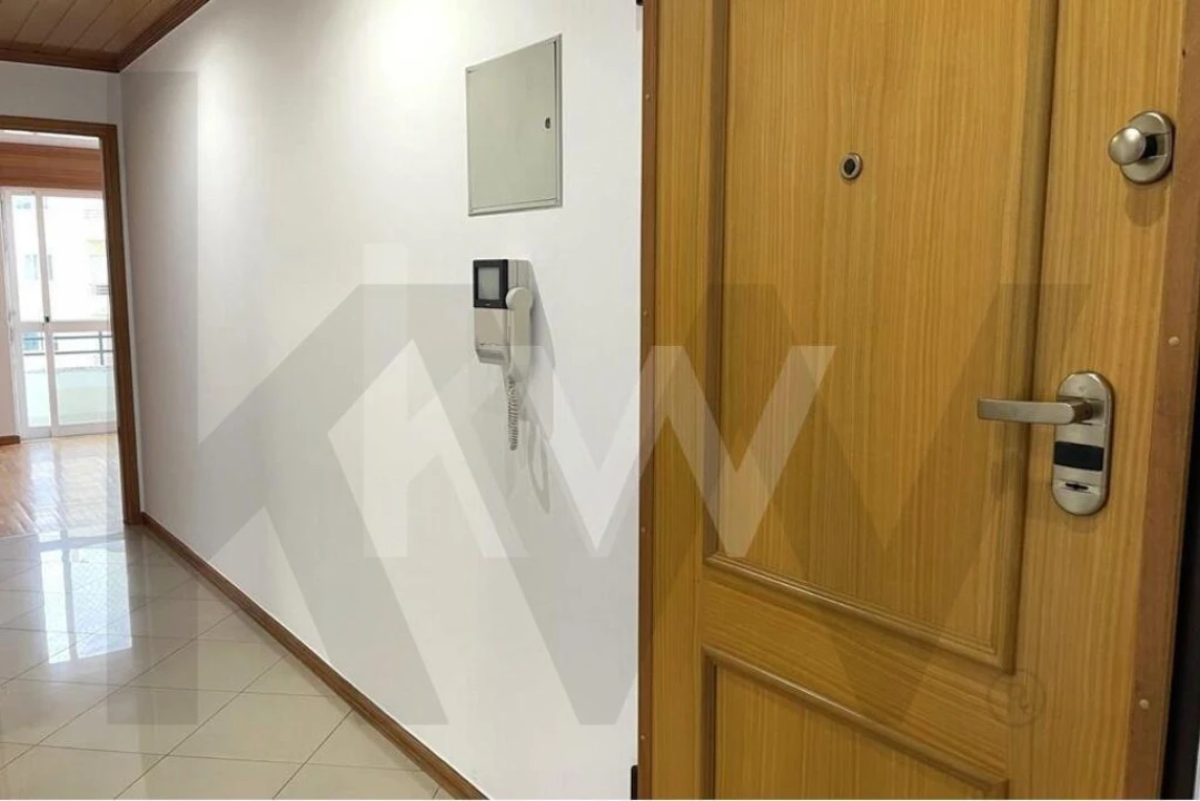 Apartamento T2 para Arrendamento em São Domingos de Rana Foto 4
