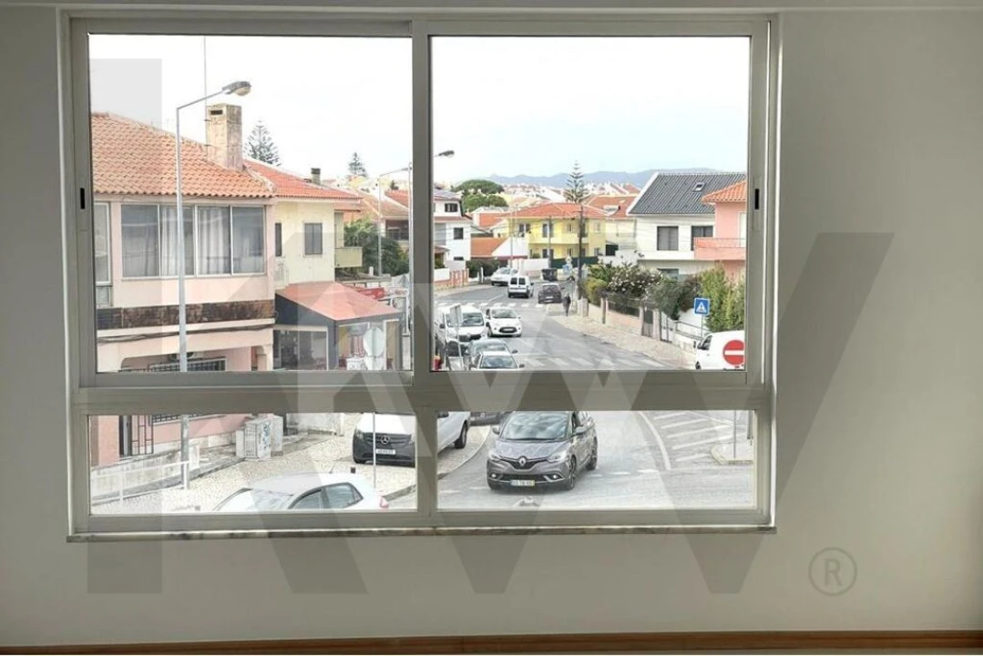 Apartamento T2 para Arrendamento em São Domingos de Rana Foto 13