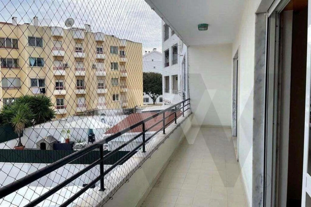 Apartamento T2 para Arrendamento em São Domingos de Rana Foto 32