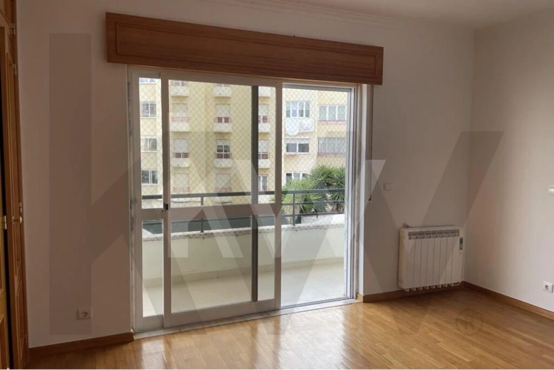 Apartamento T2 para Arrendamento em São Domingos de Rana Foto 23