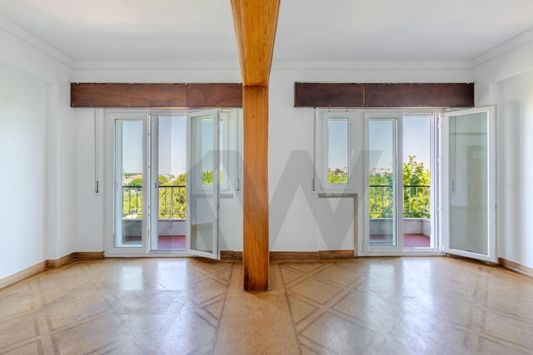 Apartamento T3 para Arrendamento em Alvalade Foto 7