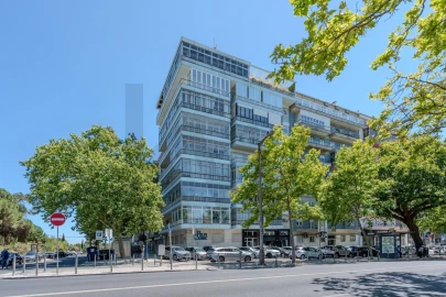 Apartamento T3 para Arrendamento em Alvalade