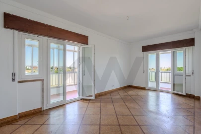 Apartamento T3 para Arrendamento em Alvalade