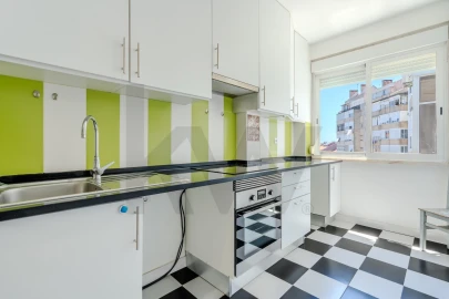 Apartamento T3 para Arrendamento em Alvalade