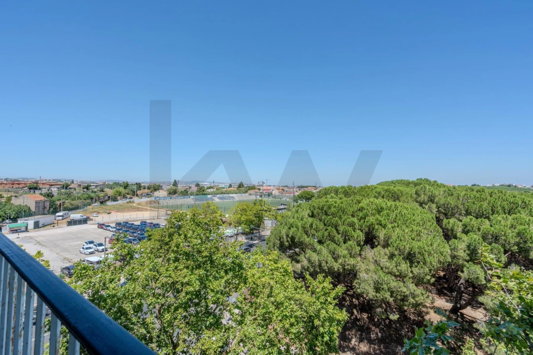 Apartamento T3 para Arrendamento em Alvalade Foto 26