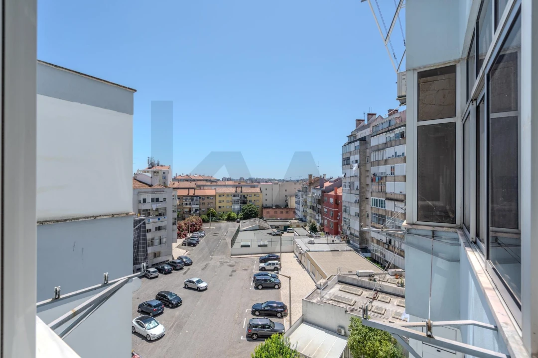 Apartamento T3 para Arrendamento em Alvalade Foto 19