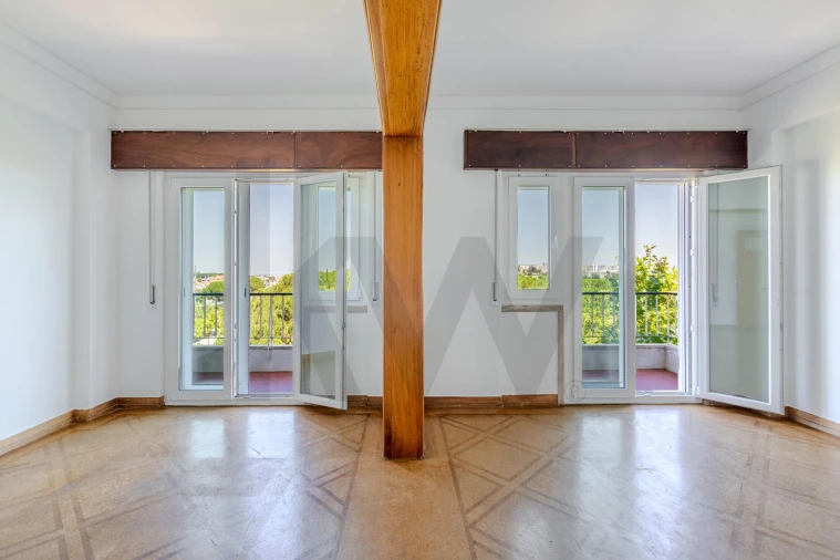 Apartamento T3 para Arrendamento em Alvalade Foto 7