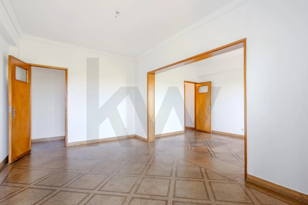 Apartamento T3 para Arrendamento em Alvalade Foto 4
