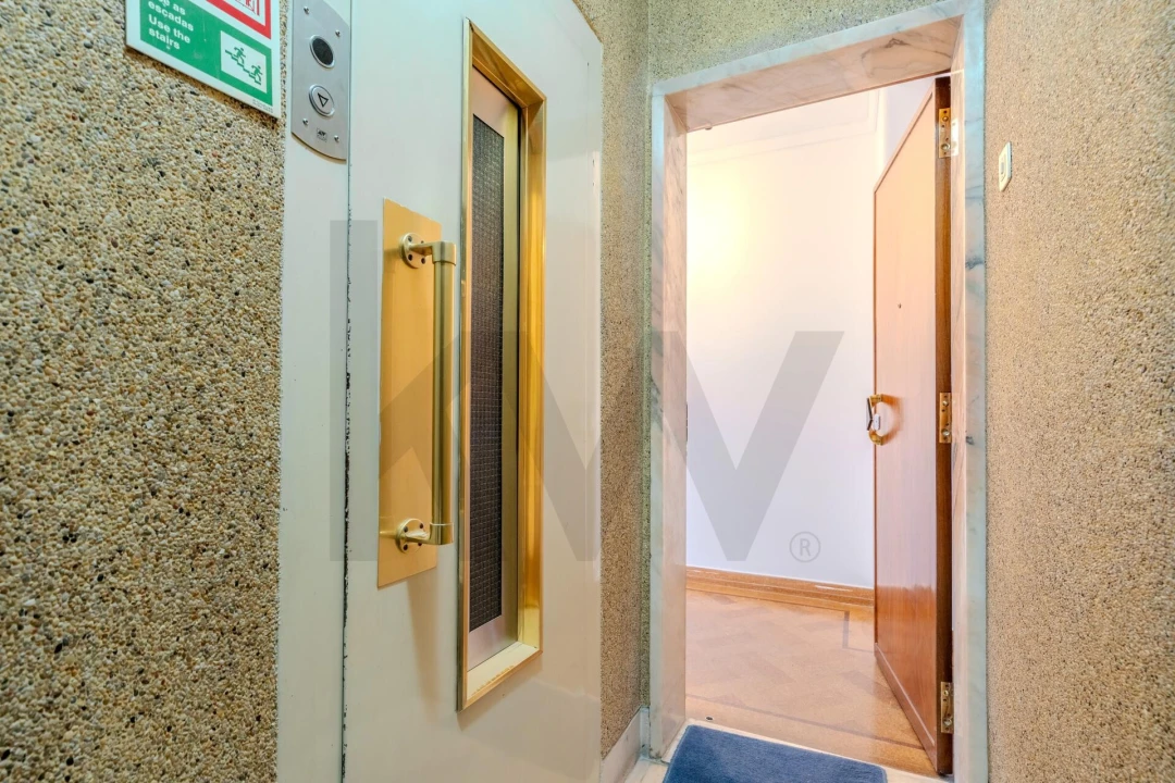 Apartamento T3 para Arrendamento em Alvalade Foto 30