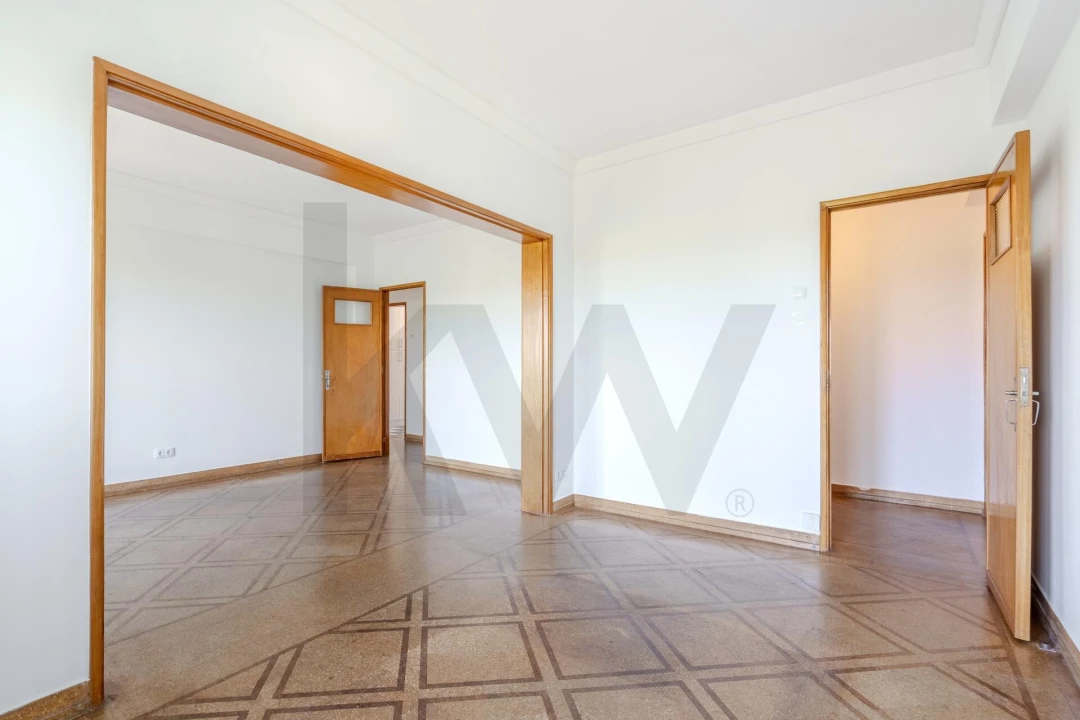 Apartamento T3 para Arrendamento em Alvalade Foto 5