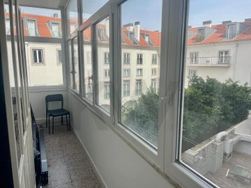 Apartamento T2 para Arrendamento em Arroios