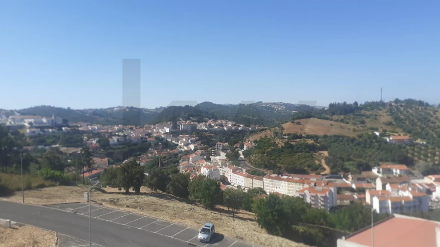 Loja para Venda em Alenquer (Santo Estêvão e Triana)