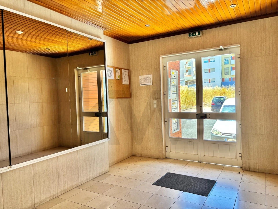 Apartamento T3 para Venda em São Domingos de Rana Foto 23