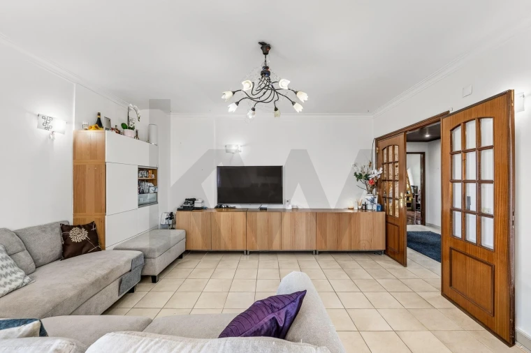 Apartamento T3 para Venda em São Domingos de Rana Foto 11