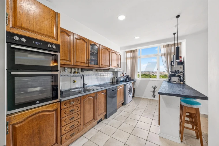 Apartamento T3 para Venda em São Domingos de Rana Foto 4