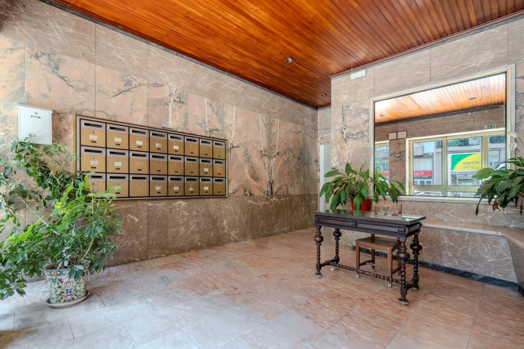 Apartamento T2 para Venda em São Domingos de Benfica Foto 19