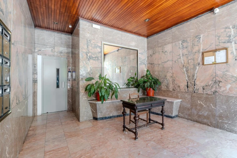 Apartamento T2 para Venda em São Domingos de Benfica Foto 20