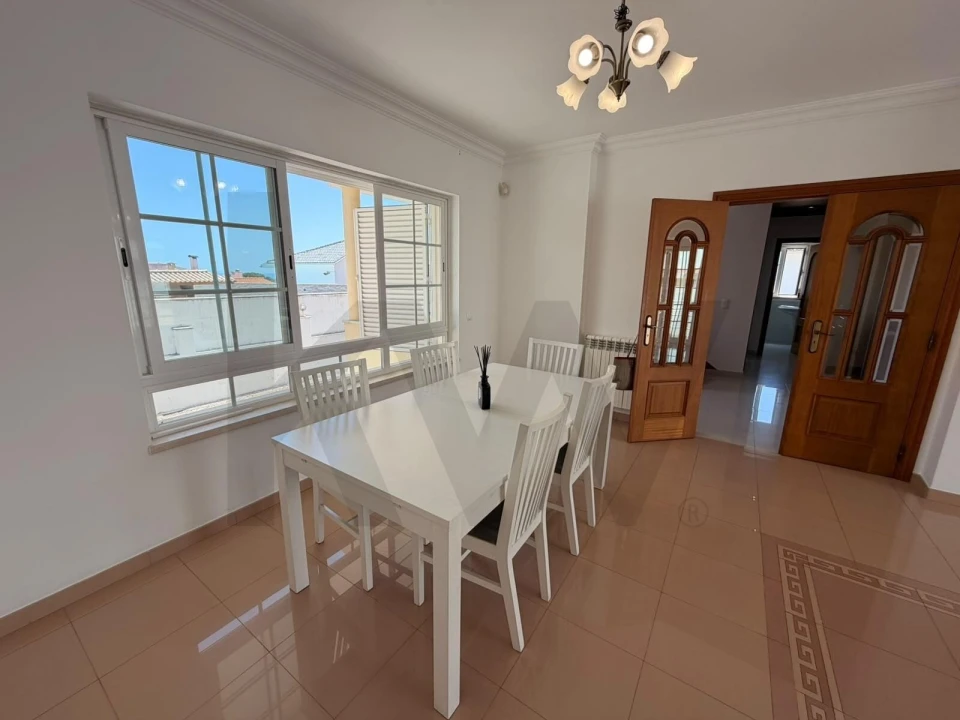Moradia T4 para Arrendamento em Alcabideche Foto 10