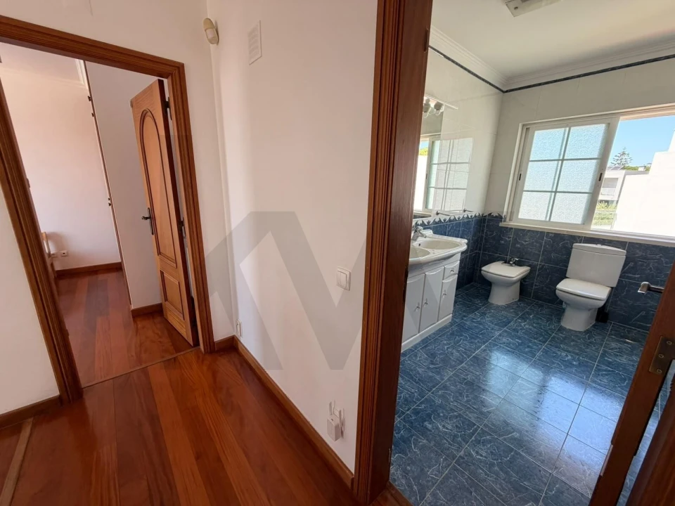 Moradia T4 para Arrendamento em Alcabideche Foto 36