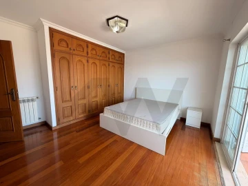 Moradia T4 para Arrendamento em Alcabideche