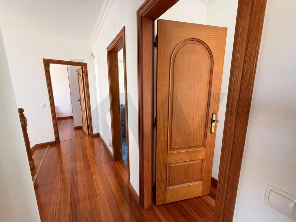 Moradia T4 para Arrendamento em Alcabideche Foto 30