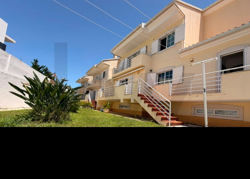 Moradia T4 para Arrendamento em Alcabideche Foto 1