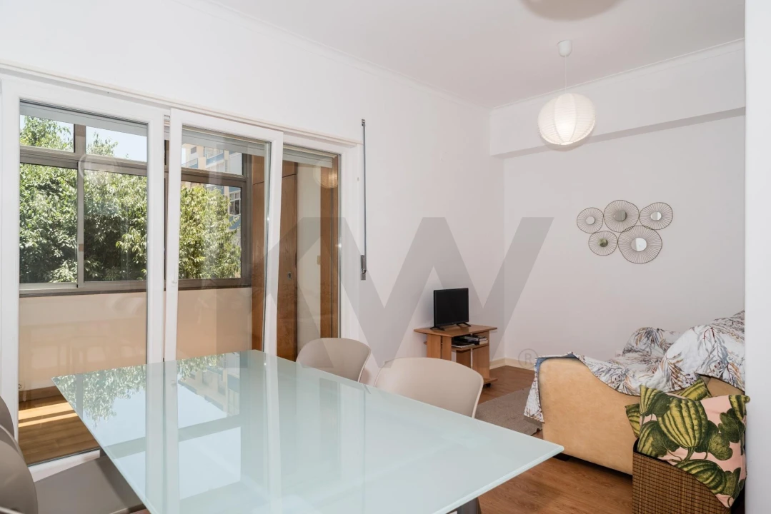 Apartamento T2 para Arrendamento em Algés, Linda-A-Velha e Cruz Quebrada-Dafundo Foto 8