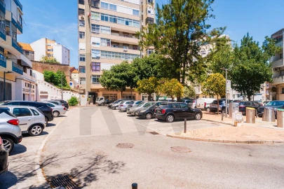 Apartamento T2 para Arrendamento em Algés, Linda-A-Velha e Cruz Quebrada-Dafundo